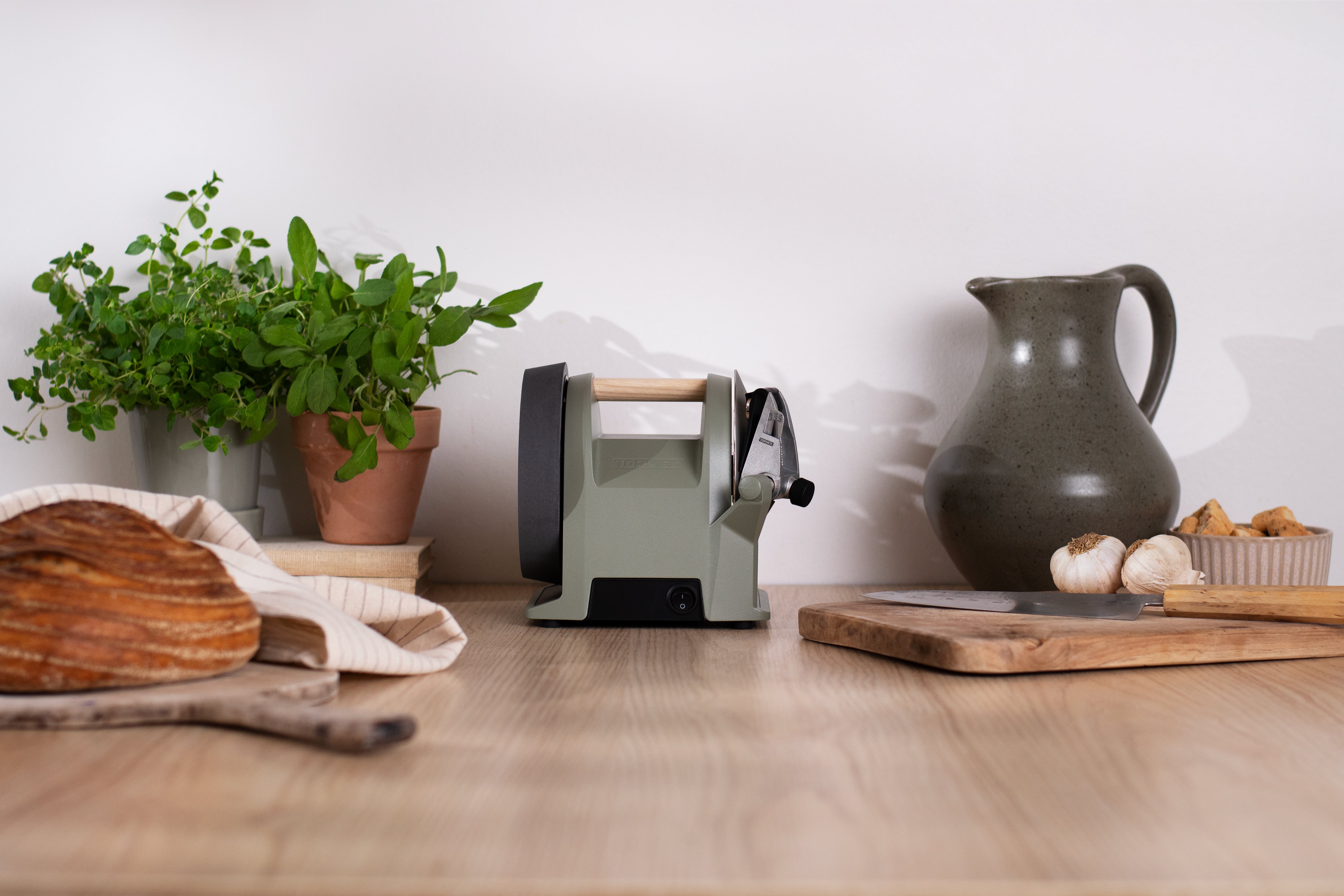Tormek T-1 Kitchen Knife Sharpener in Ash Green