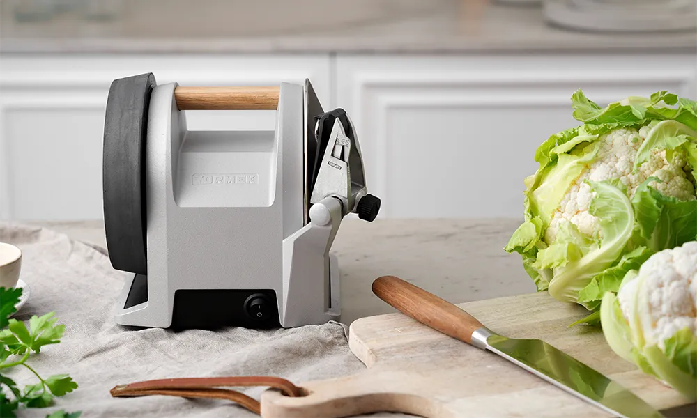 How to sharpen a kitchen knife